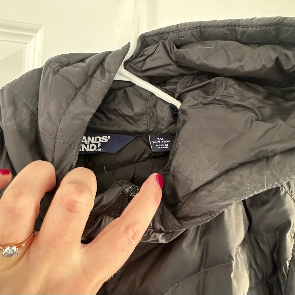 Lands end black lightweight puffer - Picture 2 of 4